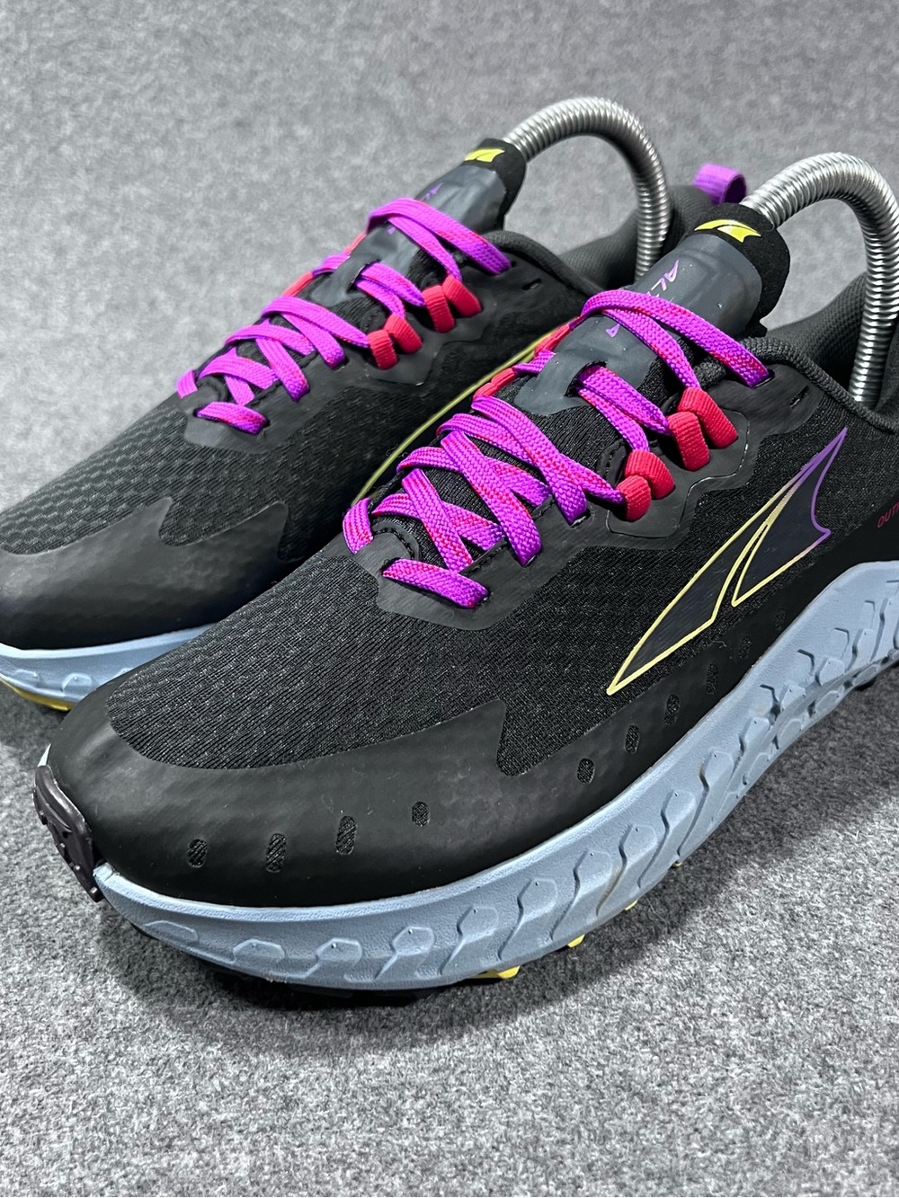 Altra Outroad Road to Trail Running Shoes Womens Size 7 Black/Purple ALOA7R72241